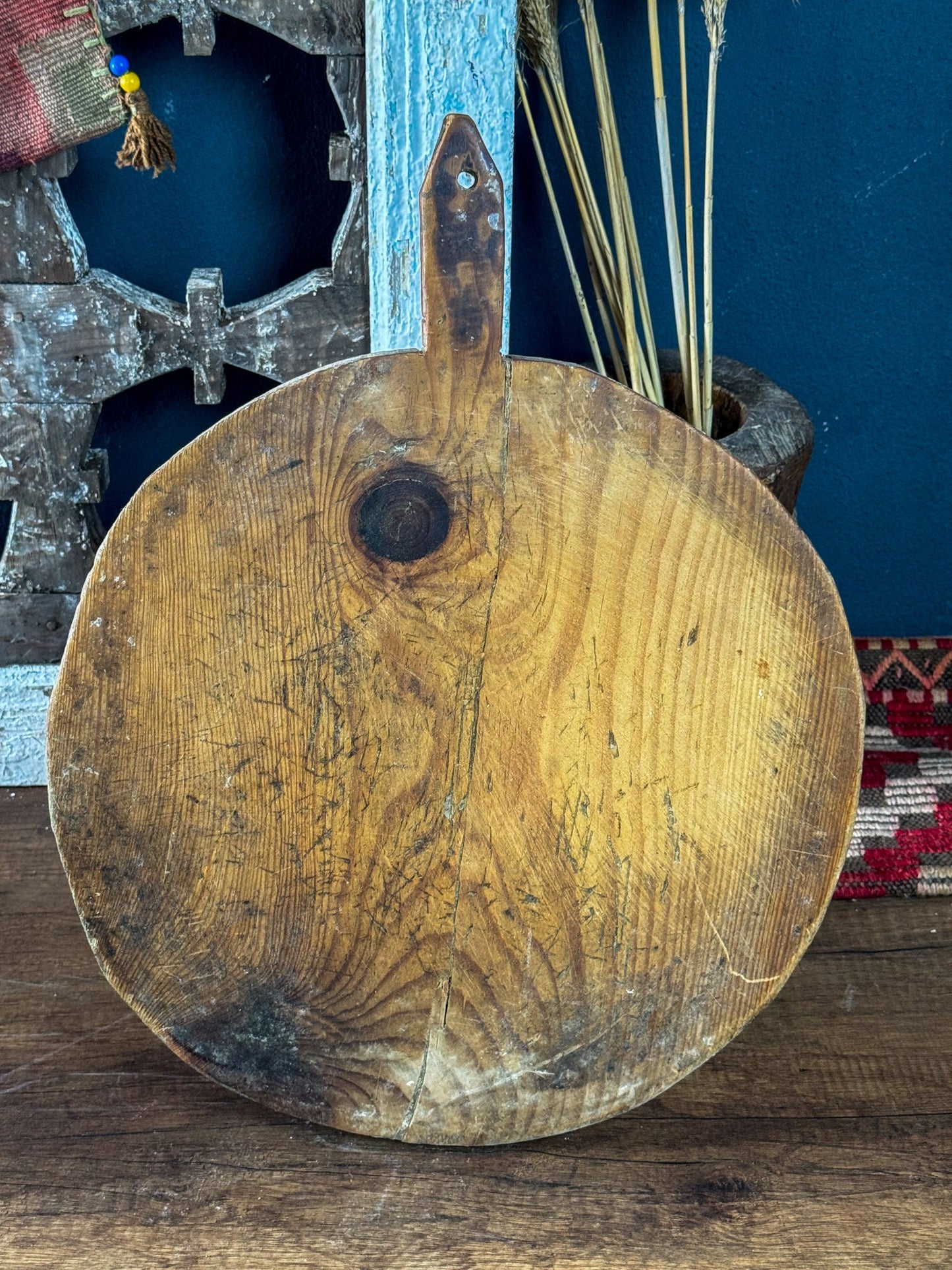 Round Walnut Wood Cutting Board, Vintage Board, Rustic Cutting Board, Wood Cheese and Serving Platter, Wooden Pizza Board