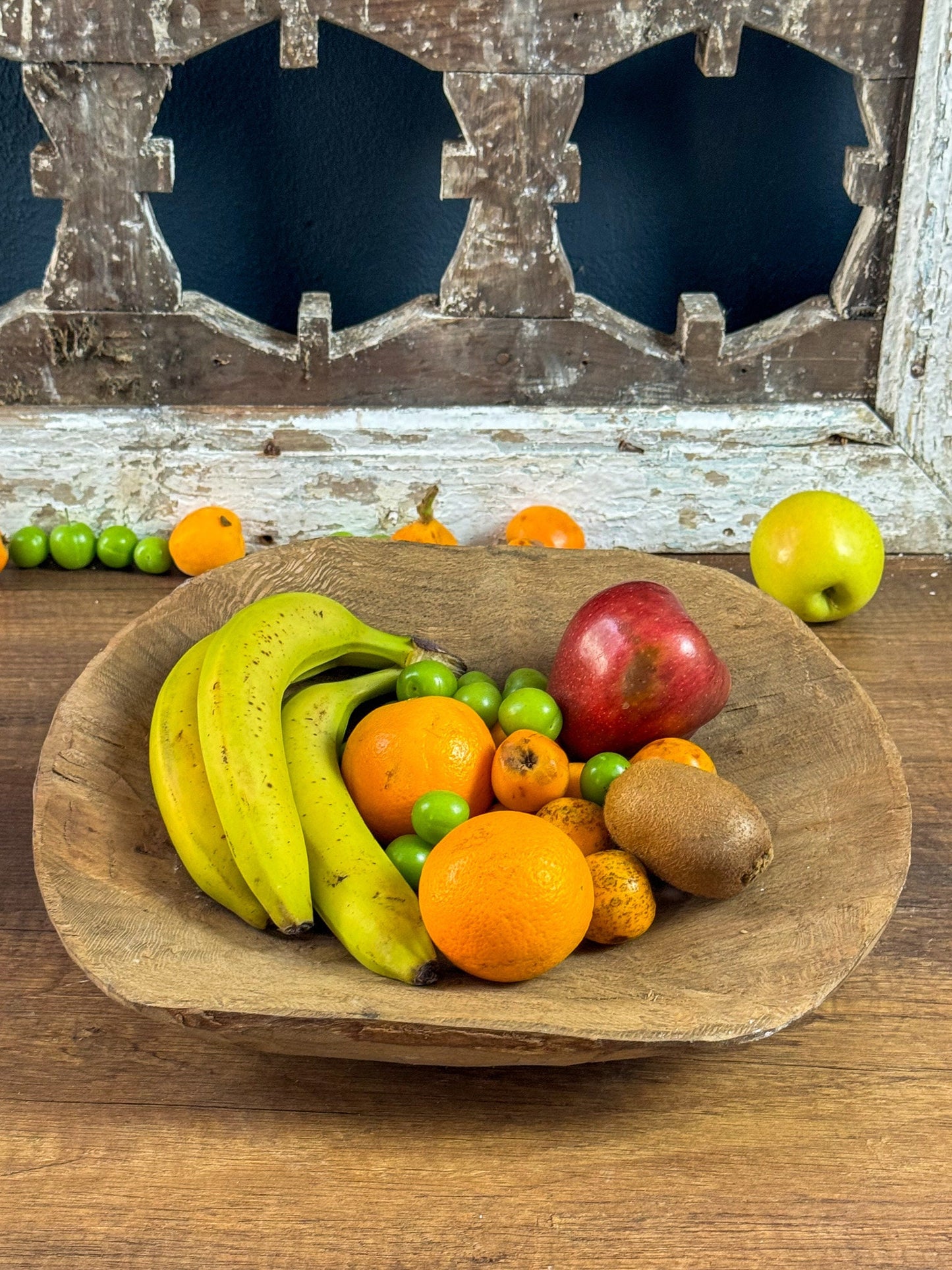 Round Walnut Wooden Fruit Plate, Vintage Fruit Plate, Wooden Presentation Plate, Rustic Fruit Plate, Wooden Serving Plate, Wooden Plate