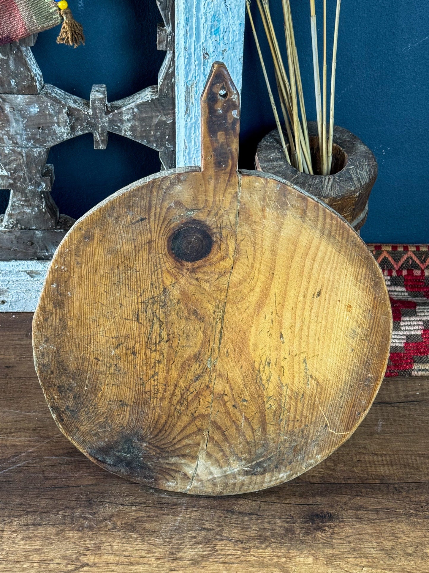 Round Walnut Wood Cutting Board, Vintage Board, Rustic Cutting Board, Wood Cheese and Serving Platter, Wooden Pizza Board