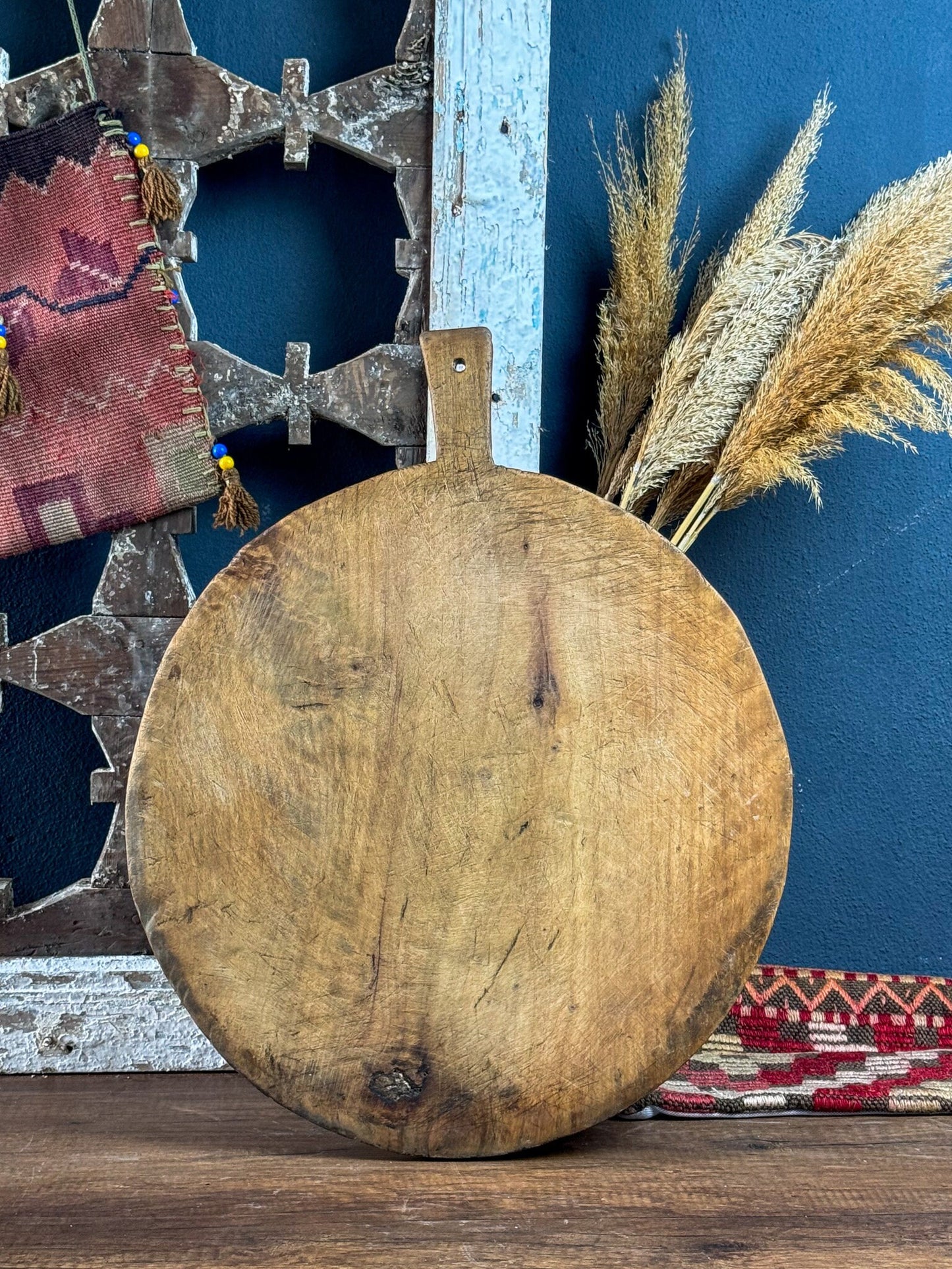 Round Walnut Wood Cutting Board, Vintage Board, Rustic Cutting Board, Wooden Cheese And Pizza Presentation Board, Handmade Cutting Board